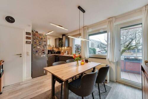 Essen v. Flur - 3 Zimmer Etagenwohnung zur Miete in Stuttgart