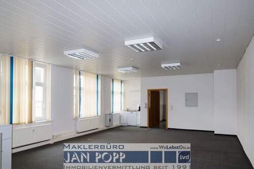 Büro1 mit Miniküche im Eingangsbereich - 3 Zimmer Büro in Greiz