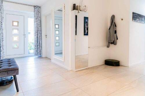 1 Eingang - 5 Zimmer Einfamilienhaus in Schafflund