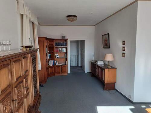 Großes Wohnzimmer - 6 Zimmer Einfamilienhaus zum Kaufen in Hoya