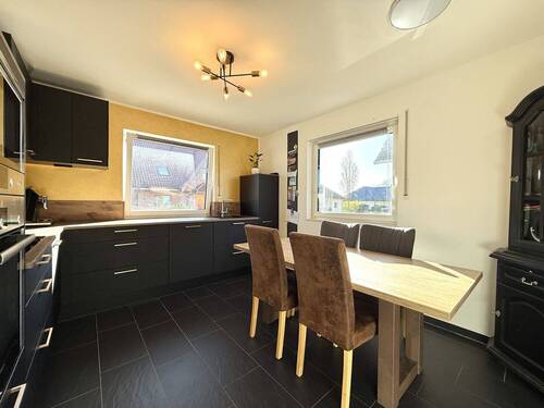 Küche mit EBK - 4 Zimmer Doppelhaushälfte in Dissen