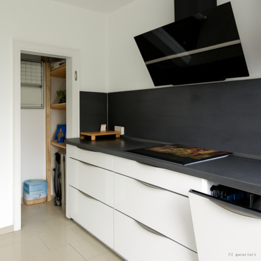 Küche mit Abstellraum - 