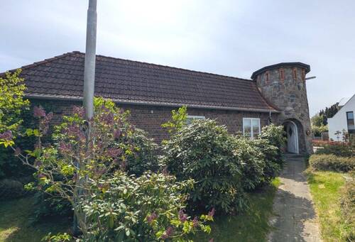 Ansicht Vorderseite und Hauseingang - 