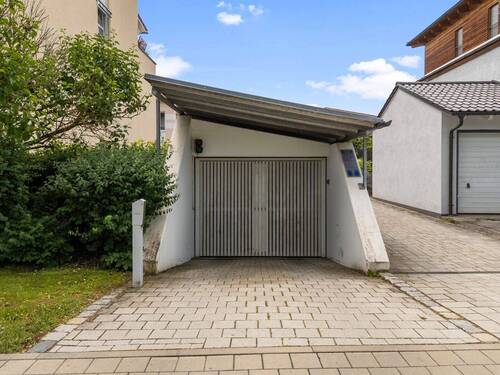 Tiefgaragenzufahrt - 
