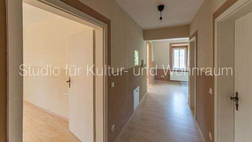 Flur - 2 Zimmer Etagenwohnung in Freital