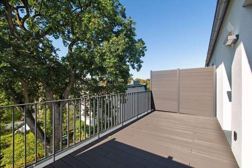 Dachterrasse mit Ausblick ins Grüne - 