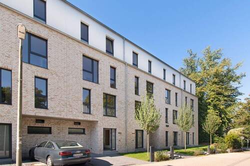 Repräsentative Außenansicht des Stadthauses - Zentral und familienfreundlich - Neubau Stadthaus mit 6,5 Zimmern in Alsterdorf