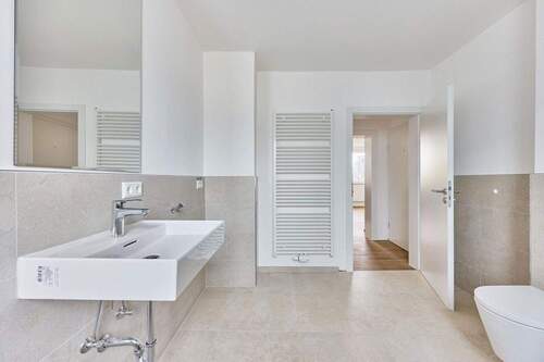 Tageslichtbad mit Handtuchheiz - 2 Zimmer Etagenwohnung zum Kaufen in Mannheim