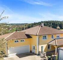Modernes Einfamilienhaus im Toskana-Stil mit Pool - Wenzenbach