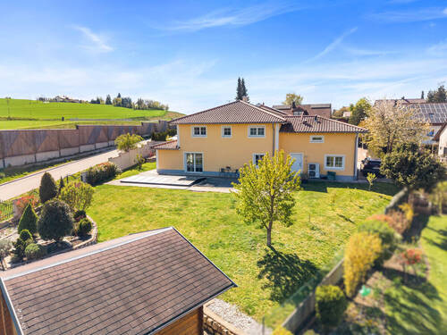 Ostseite - 4 Zimmer Einfamilienhaus in Wenzenbach