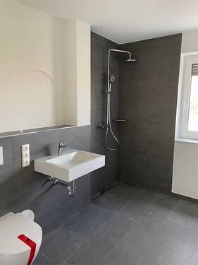 Badezimmer V.jpg - Etagenwohnung mit 101,00 m² in Rellingen zum Kaufen