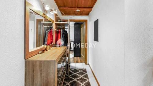 Flur - 3 Zimmer Etagenwohnung zum Kaufen in Gosheim