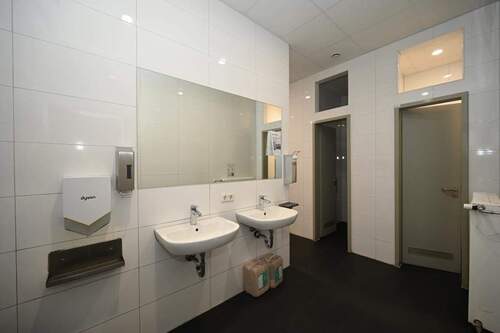 Großraum M/F-Toilette - 