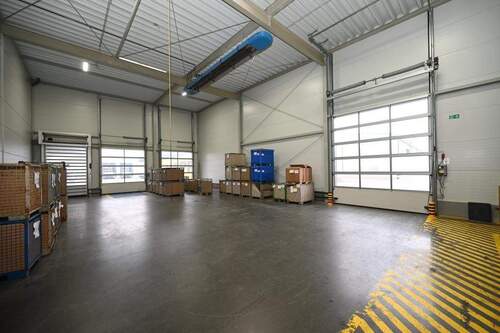 Anlieferung + Beladung - Halle in Postbauer-Heng zur Miete