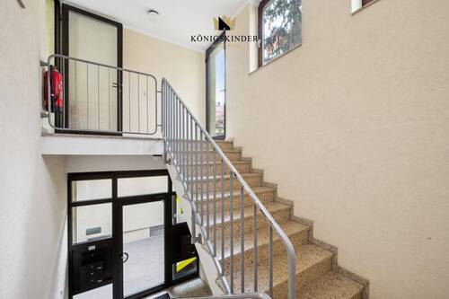 ins freundliche Treppenhaus... - 5 Zimmer Einfamilienhaus in Kuppenheim