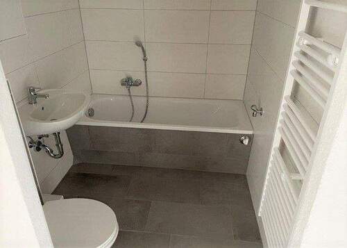 Bad - 2 Zimmer Etagenwohnung in Oschersleben