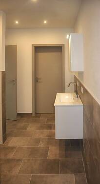 Bad - Zugang Waschraum - 