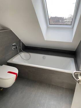 2. Badezimmer Wohnung 3.jpg - Etagenwohnung mit 107,00 m² in Rellingen zum Kaufen