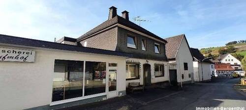 Ladenlokal, Haupthaus und Scheune - 1 Zimmer Mehrfamilienhaus, Wohnhaus zum Kaufen in Medebach-Ortsteil