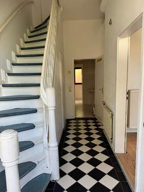 Flur EG - 4 Zimmer Reihenmittelhaus zum Kaufen in Bremen