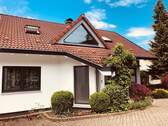 Blick von der Garage - 5 Zimmer Einfamilienhaus zum Kaufen in Schorndorf