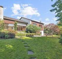 Wohnhaus mit Einliegerwohnung, ca. 300m². Grundstück mit Waldhütte am Bach ca. 1.700 m2 - Eggenfelden Altenburg