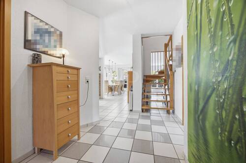 Flur - 7 Zimmer Einfamilienhaus in Wilhelmshaven