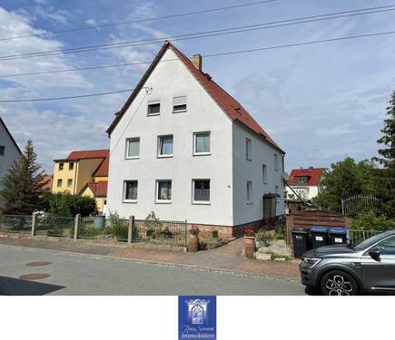 Hausansicht - Der perfekte Lieblingsplatz mit vorteilhafter Raumaufteilung! Ruhig und schön grün!