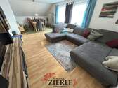 1_Wohn-Esszimmer - Oben ist es am Schönsten, 3,5 Zimmer DG-Wohnung mit eigener Terrasse und vorhandener EBK!