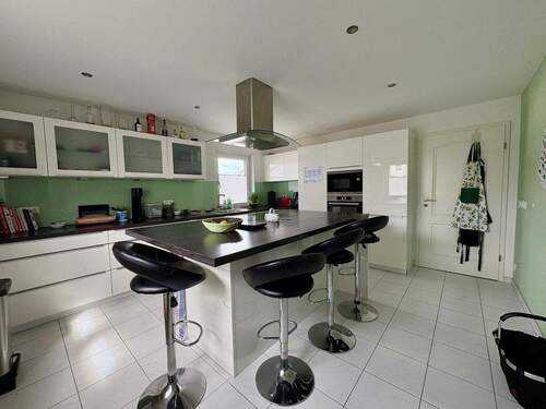 Küche oben - 7 Zimmer Einfamilienhaus zum Kaufen in Unterriexingen