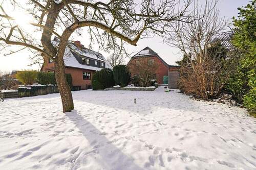 gr. Garten mit Äpfel und Nüsse - 