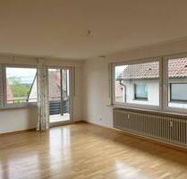 Schöne, helle 4-Zimmer-Wohnung mit Balkon in begehrter Lage im Herrenfeld - Freudenstadt Schöne, helle 4-Zimmer-Wohnung mit Balkon in begehrter Lage im Herrenfeld - Freudenstadt