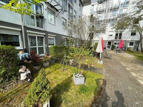 Hofansicht - Etagenwohnung mit 56,00 m&sup2; in Köln zur Miete
