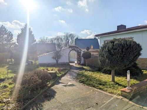 Weg zum Nebenhaus - 
