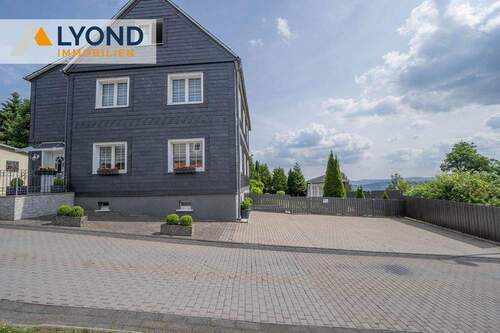 Ansicht von der Straße - 1 Zimmer Mehrfamilienhaus, Wohnhaus in Masserberg