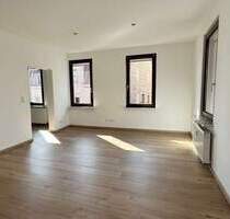 Zirndorf-Marktplatz ! Geräumige, komplett renovierte 3-Zi.-Altbau-Whg, 75 m², 1.OG ohne Aufzug