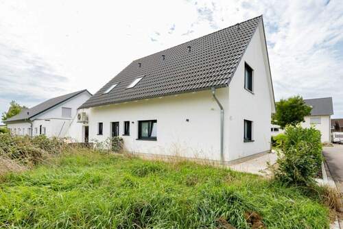 Frontansicht - 5 Zimmer Einfamilienhaus zum Kaufen in Jestetten