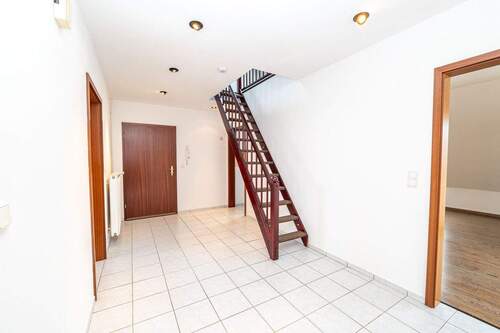 Flur - 3 Zimmer Etagenwohnung zum Kaufen in Hollern-Twielenfleth