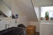 Badezimmer im Obergeschoss - 