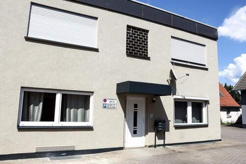 Haus Eingang / Im Innenhof - 