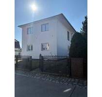 Einfamilienhaus Zweifamilienhaus in Reinickendorf Tegel Süd ohne Provision - Berlin