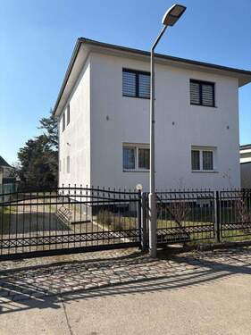 Bild 3 - 7 Zimmer Einfamilienhaus in Berlin