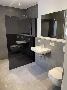 Tageslicht - Duschbad - 3 Zimmer Einfamilienhaus in Köln