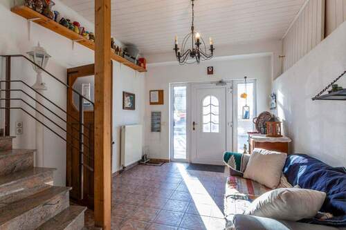 Eingangsbereich - Mehrfamilienhaus, Wohnhaus mit 376,50 m&sup2; in Frickenhausen zum Kaufen