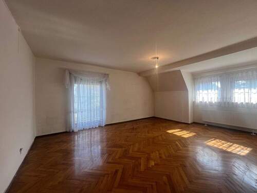 Räumlichkeit im Obergeschoss - 