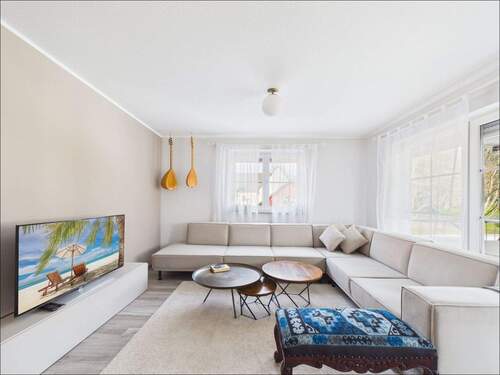 Wohnzimmer - Saniertes Zuhause - Doppelhaushälfte mit Garten in Hösbach