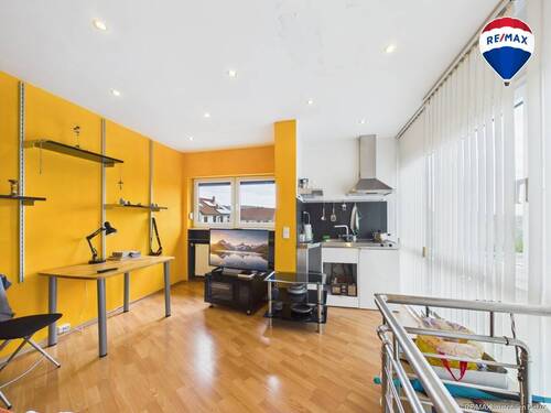 Wohnzimmer mit Küche W.rechts. - 