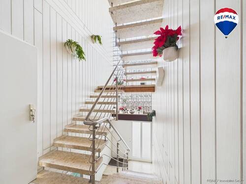 Treppenhaus - Mehrfamilienhaus, Wohnhaus mit 228,00 m&sup2; in Saarbrücken / Dudweiler zum Kaufen