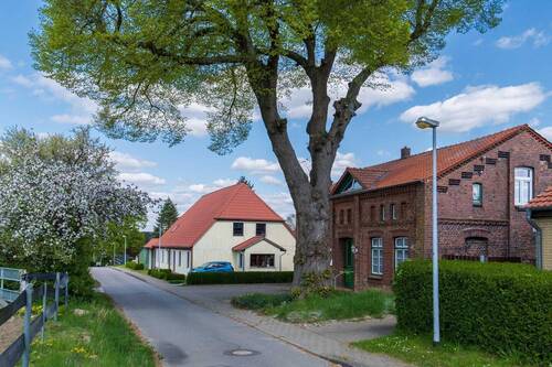 Blumenstrasse Richtung Nordost - Grundstück in Warnow