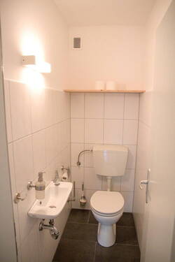 WC - 